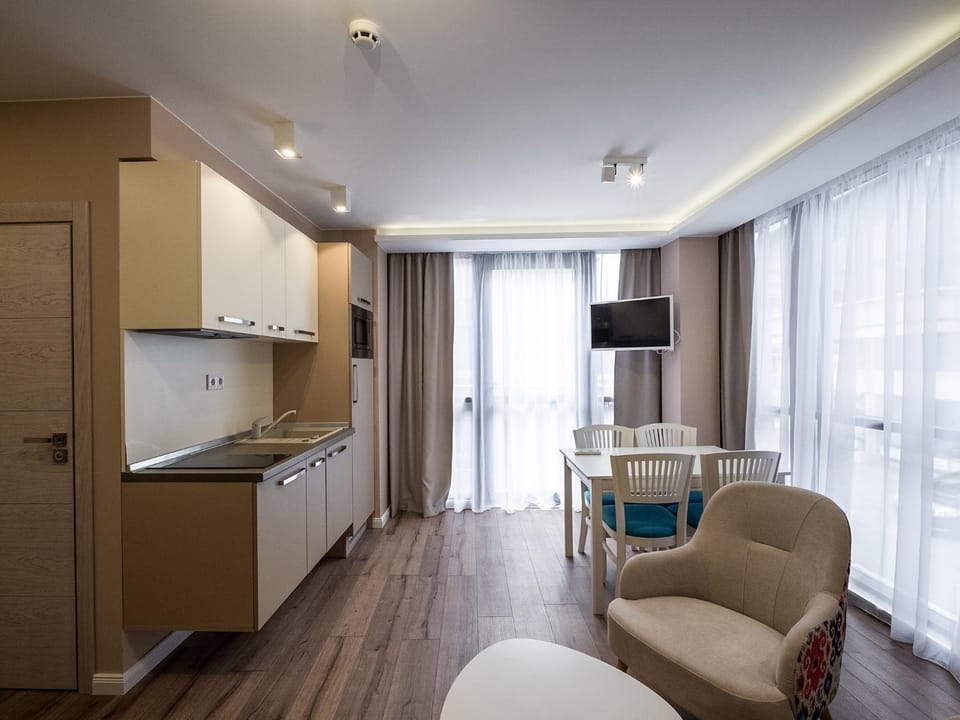 Caro Apartments & Rooms Hotel in Varna
