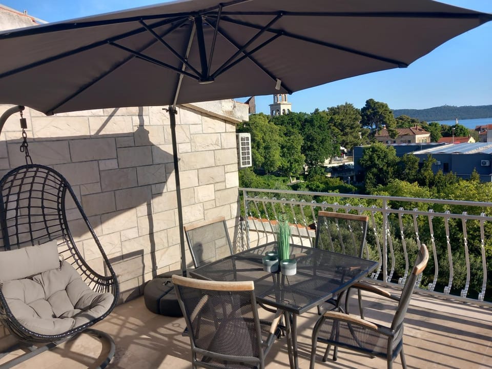 View (from property/room), Balcony/Terrace