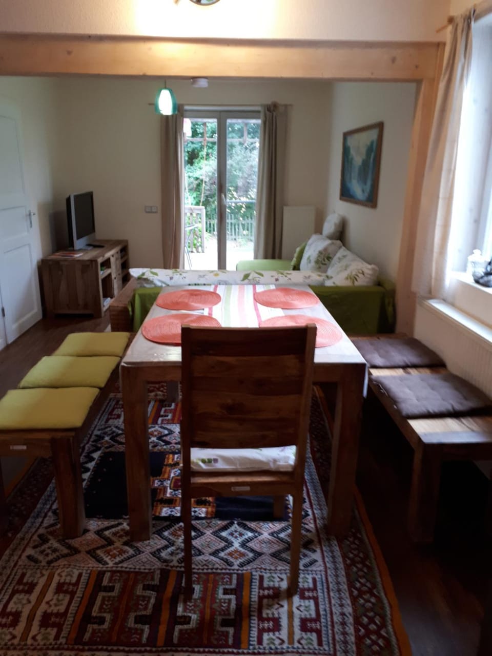Communal lounge/ TV room