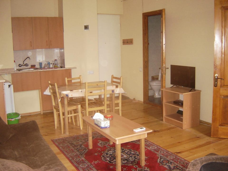 Kitchen or kitchenette, Living room, Dining area