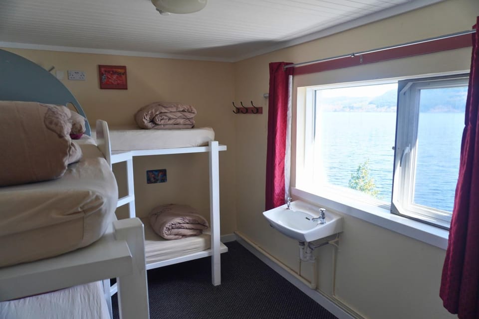 Loch Ness Lochside Hostel - Over 16s Only Hostel in Scotland