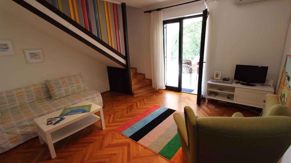 TV and multimedia, Living room, Seating area