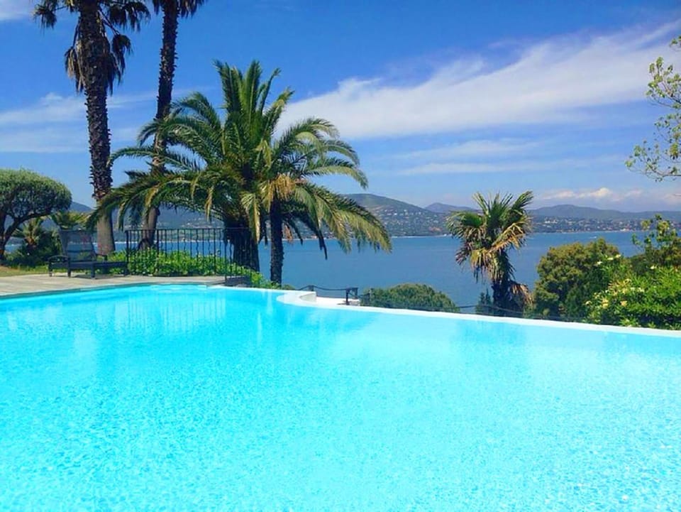 Day, Natural landscape, Garden, Decorative detail, Garden view, Lake view, Mountain view, Sea view, Swimming pool