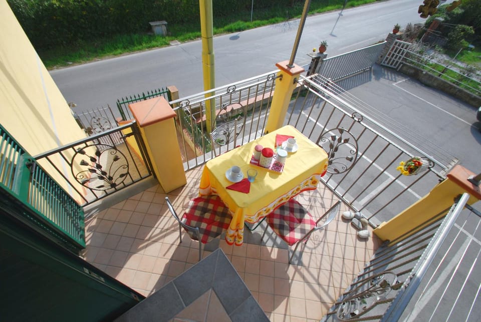 Property building, Balcony/Terrace