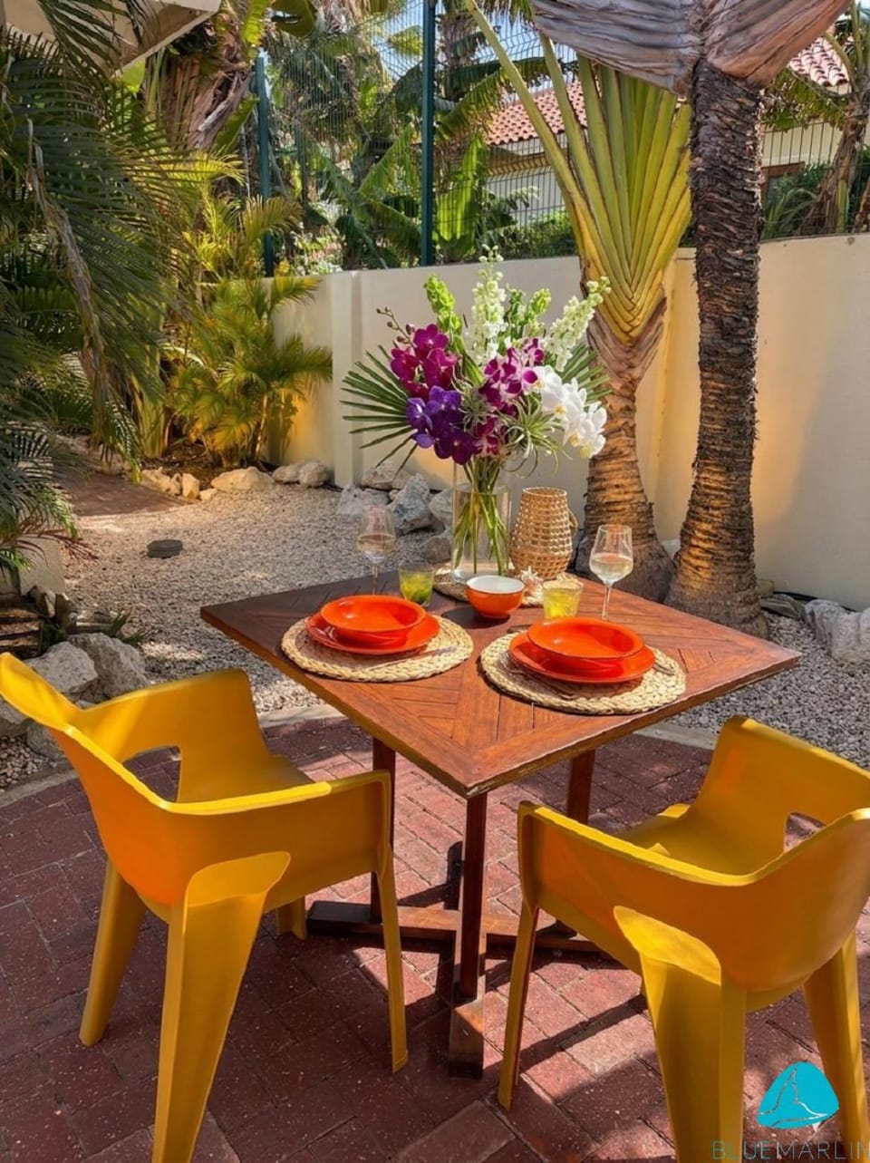 Blue Marlin Apartments, nabij Mambo Beach Resort in Willemstad