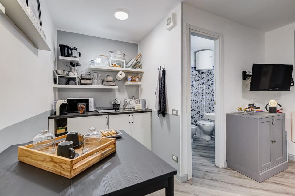 Coffee/tea facilities, Kitchen or kitchenette, Dining area, Breakfast, minibar, stove