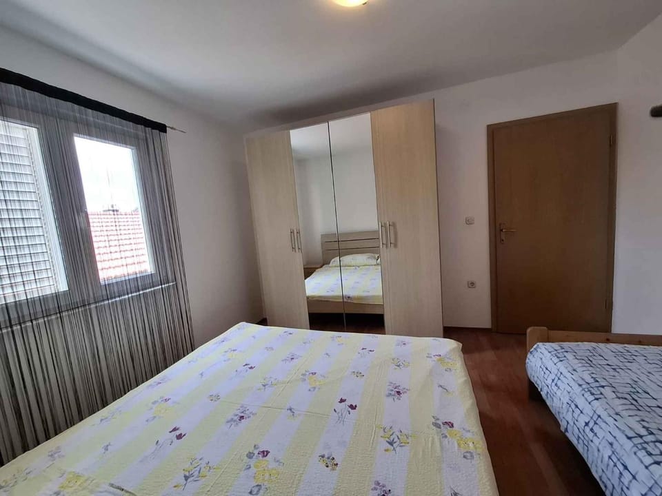 Summer, Bedroom