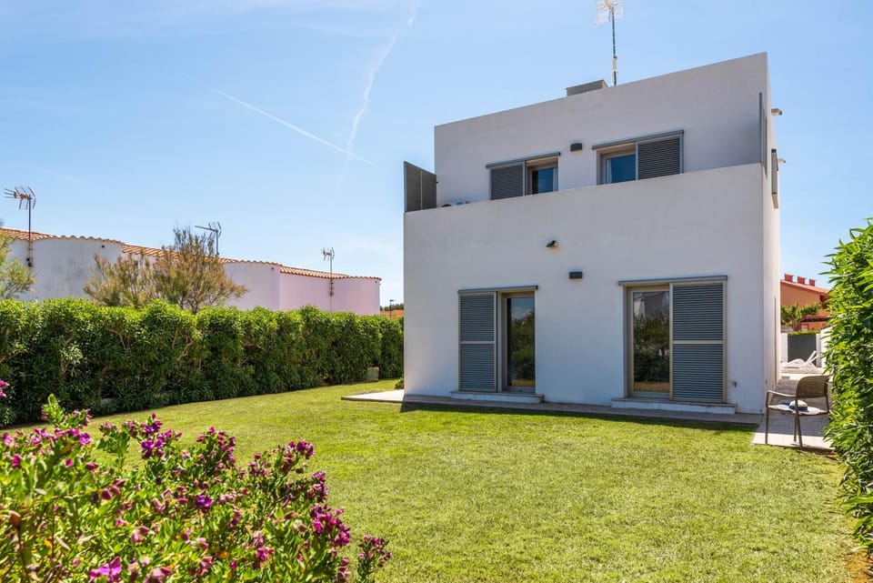 Property building, Garden, Garden view