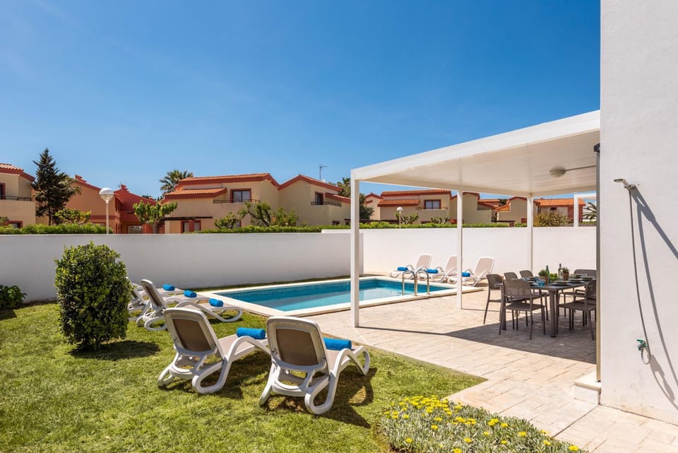 Patio, Garden, Garden view, Pool view, Swimming pool, sunbed