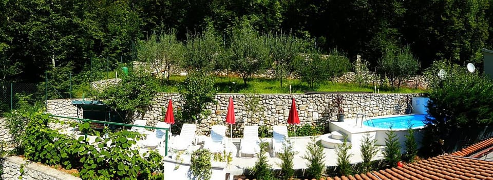 Shower, Patio, Garden, Garden view, Pool view, Swimming pool, Swimming pool