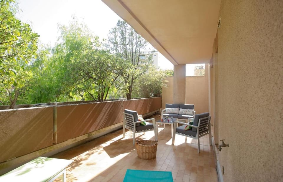 Patio, Day, Balcony/Terrace, Living room, Garden view