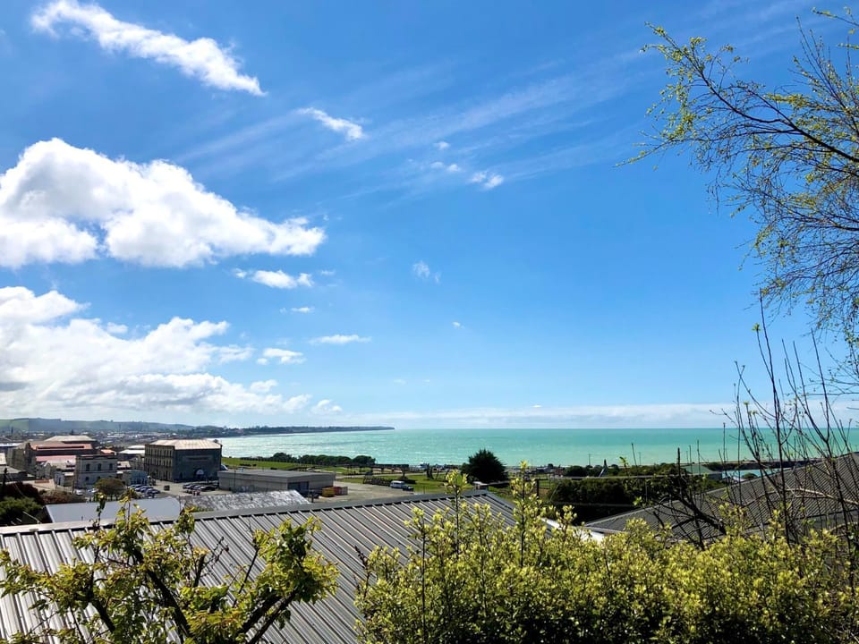 City view, Sea view