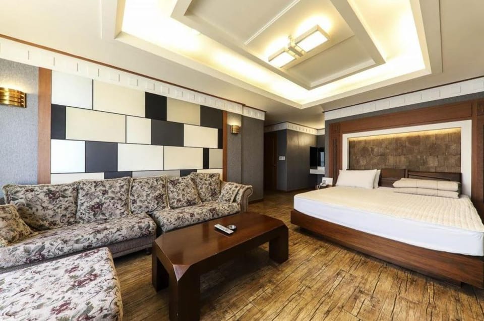 Bridge Hotel Hotel in Busan