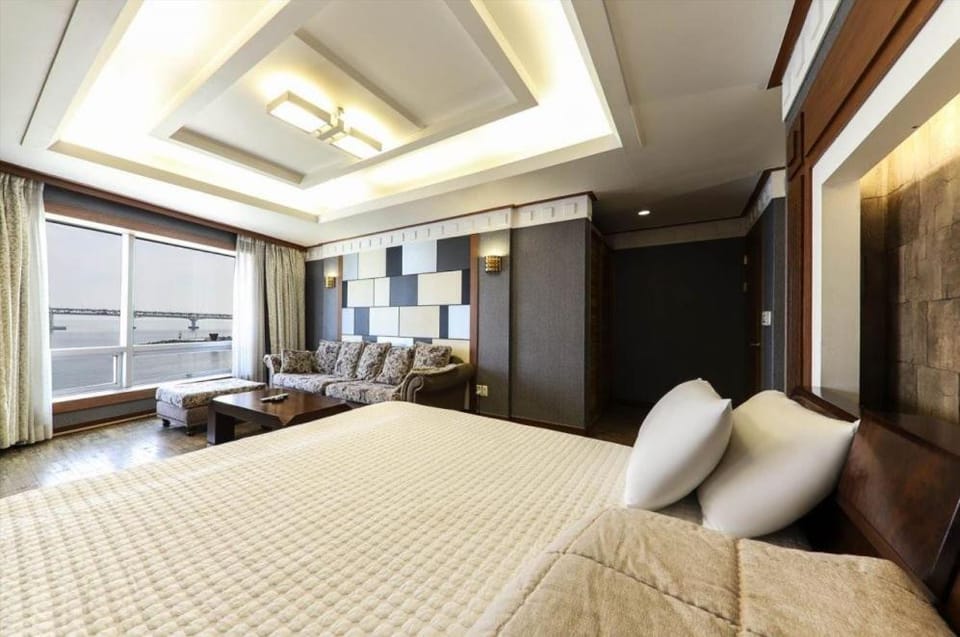 Bridge Hotel Hotel in Busan