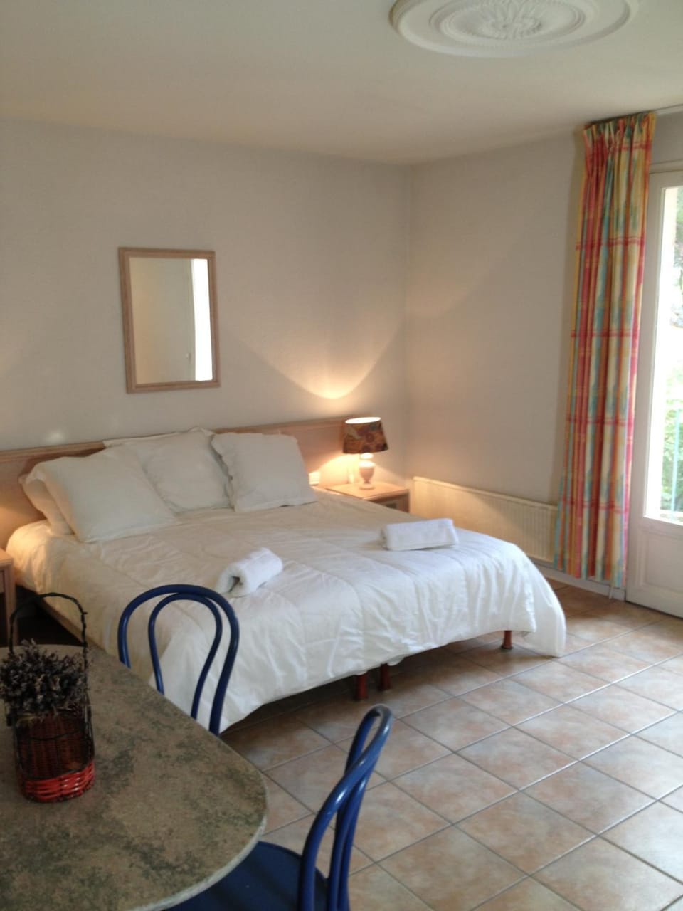 Property building, Photo of the whole room