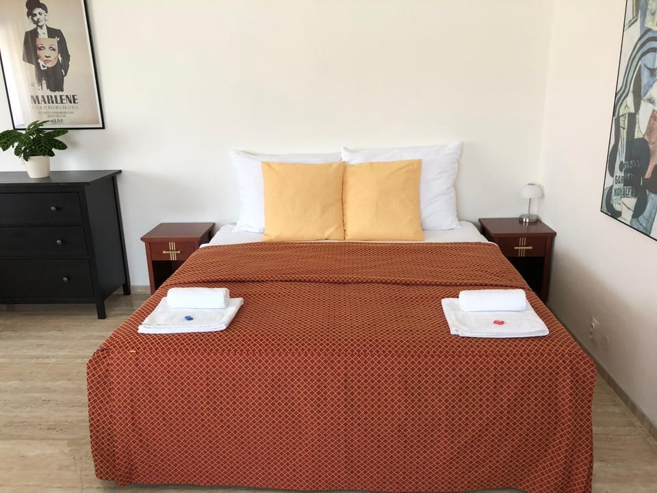 Bed, Bedroom