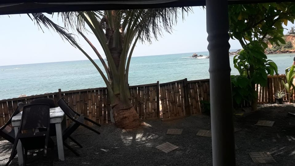 Seaside View Bed and Breakfast in Mirissa