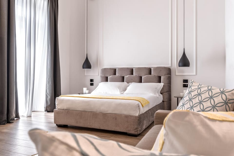 Photo of the whole room, Bedroom