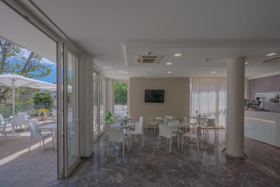 Lounge or bar
