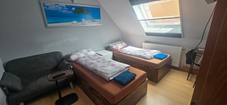 Bed, Living room, Photo of the whole room, Seating area, Bedroom