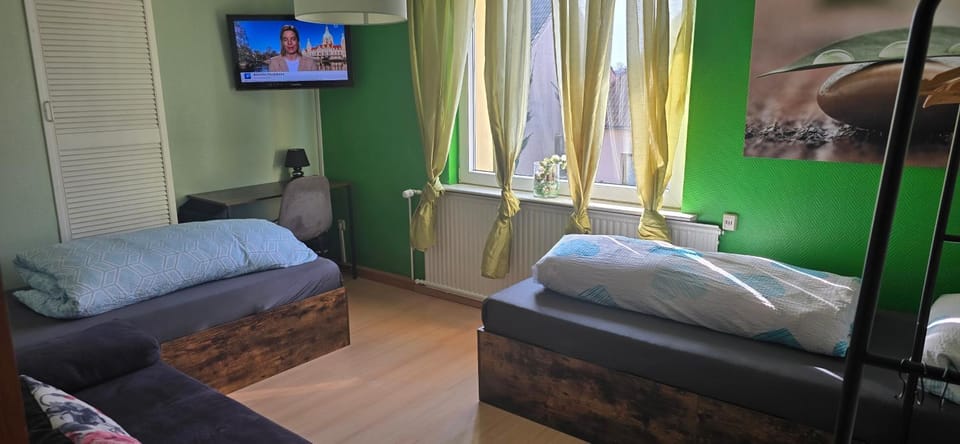 Bed, TV and multimedia, Living room, Photo of the whole room, Seating area, Bedroom, wardrobe