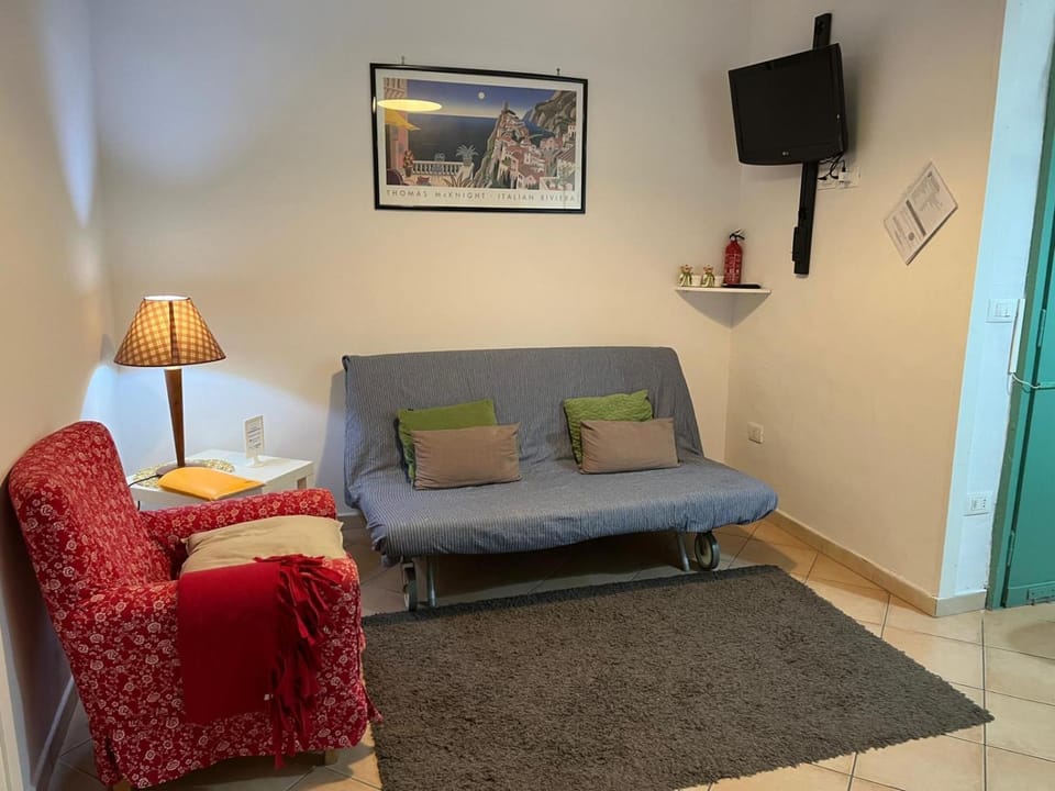 Communal lounge/ TV room, TV and multimedia, Living room, Seating area