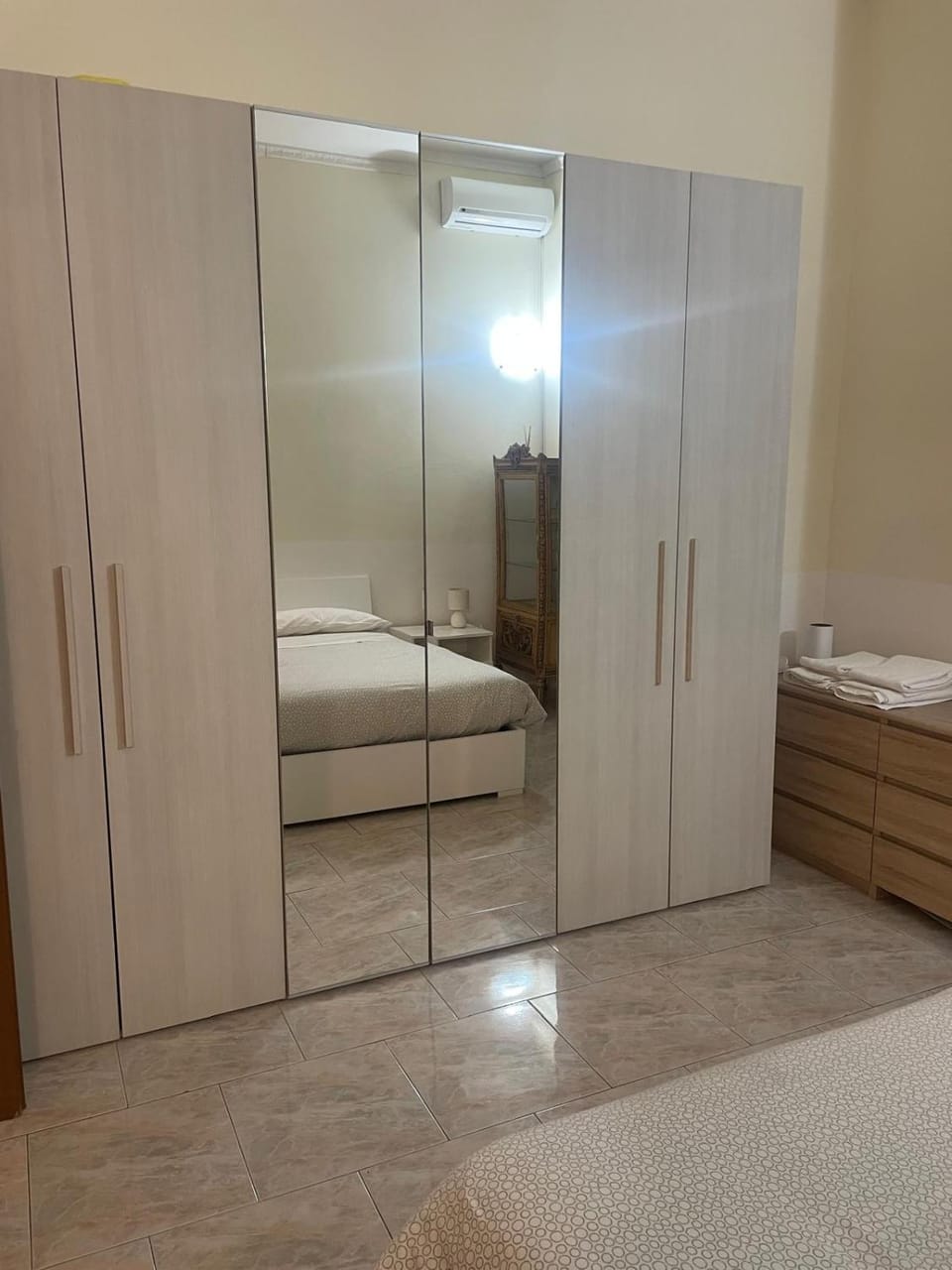 Bedroom, wardrobe