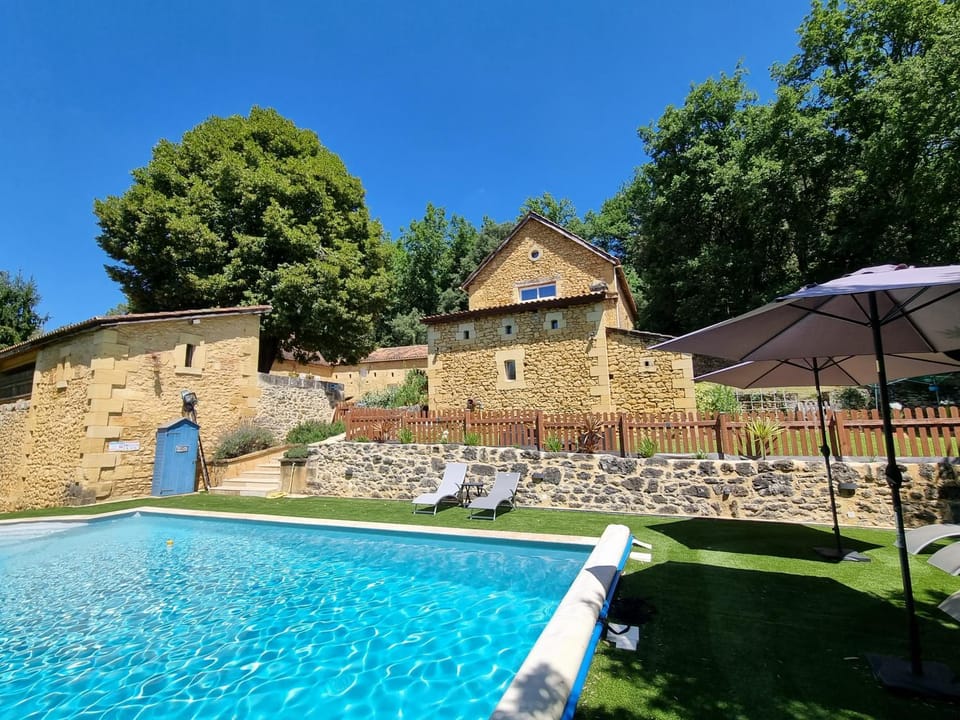 Property building, Swimming pool