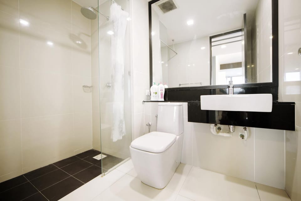 Shower, Toilet, Bathroom