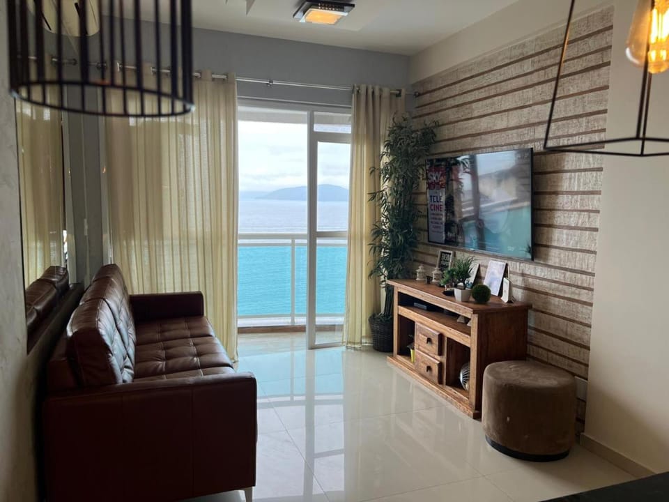 Communal lounge/ TV room, Natural landscape, TV and multimedia, Living room, Seating area, Mountain view, Sea view