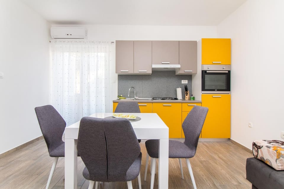 Communal lounge/ TV room, Kitchen or kitchenette