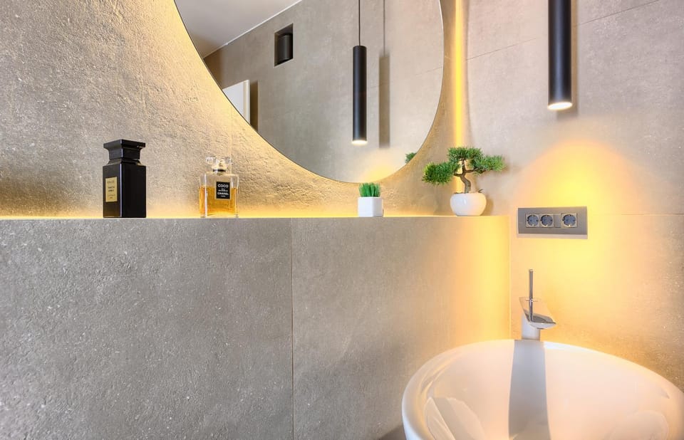 Bathroom, Decorative detail