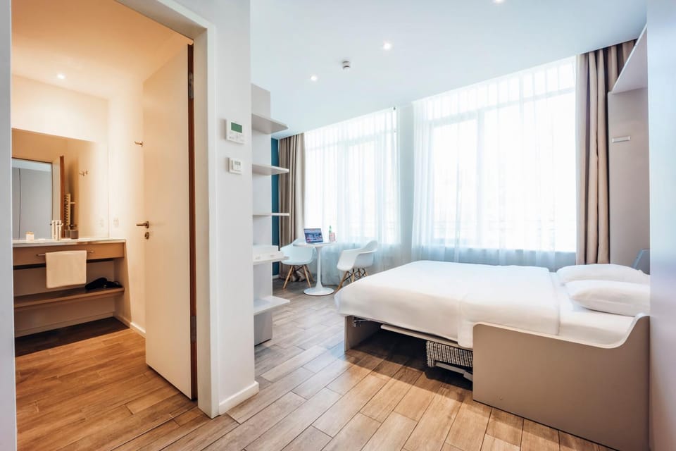 Bed, Bathroom, Photo of the whole room, towels