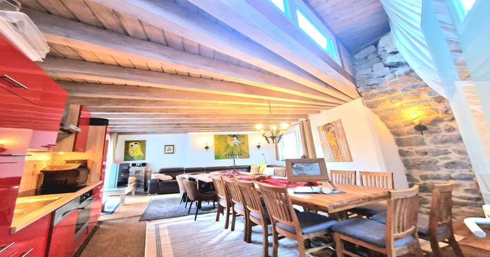 Kitchen or kitchenette, Living room, Dining area