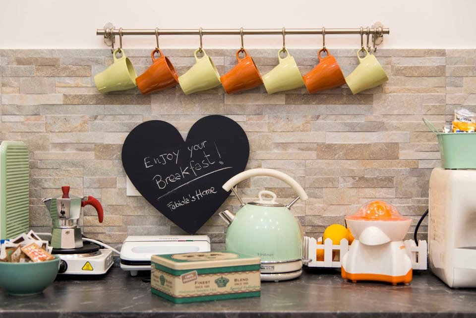 Coffee/tea facilities, Kitchen or kitchenette