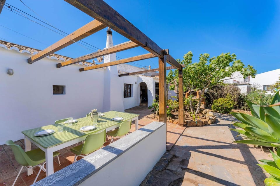 Seating area, Dining area, Garden view