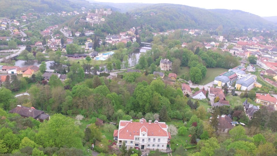 Property building, Nearby landmark, Neighbourhood, Natural landscape, Bird's eye view, City view