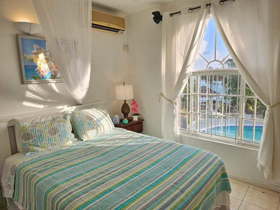 Bed, Photo of the whole room, Bedroom, Pool view, air conditioner