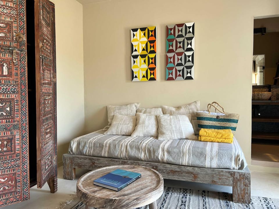 Bed, Living room, Seating area