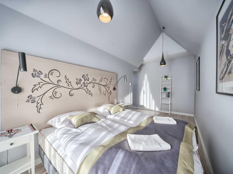 Photo of the whole room, Decorative detail, Seating area, Bedroom