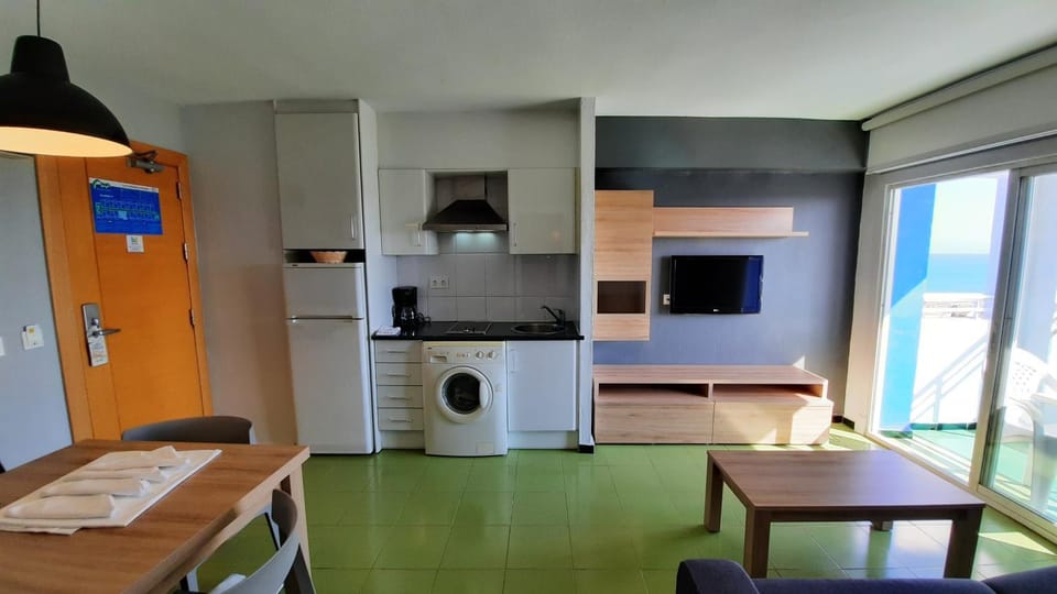 Kitchen or kitchenette, Living room