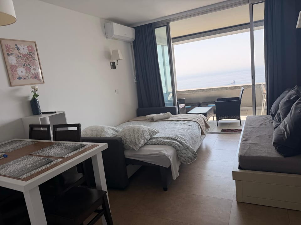 Sunny Home Costa Plana-Monaco -Cap D'Ail Apartment in Cap-d'Ail