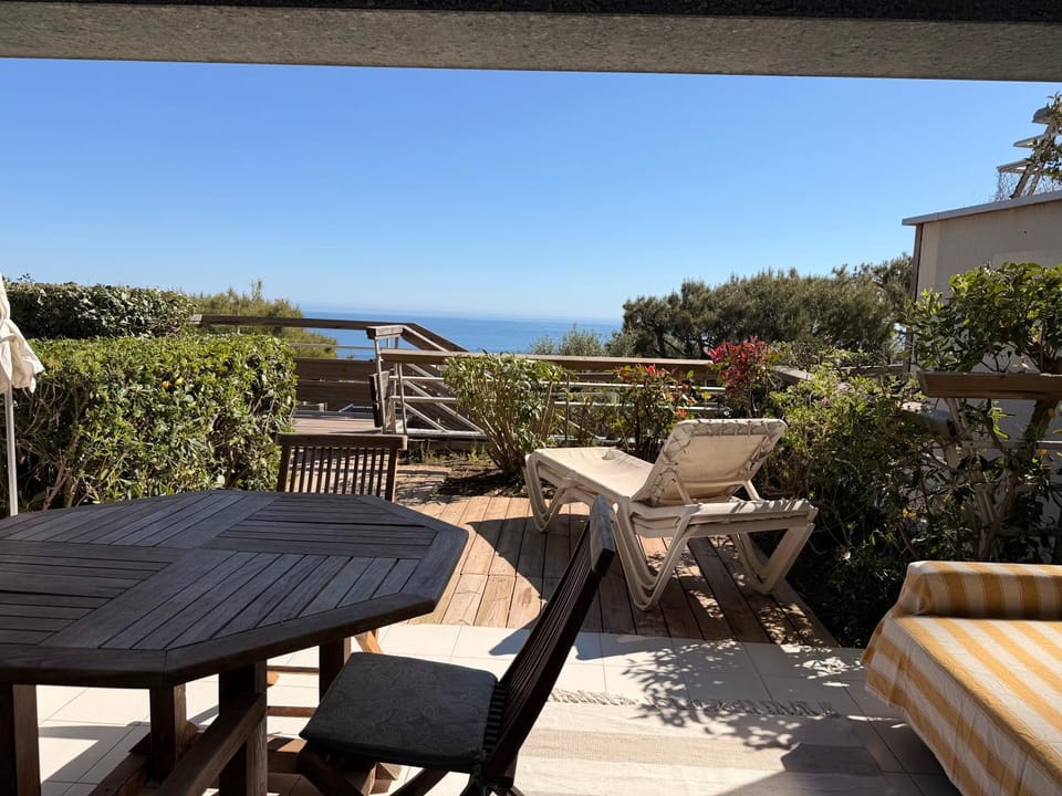 Sunny Home Costa Plana-Monaco -Cap D'Ail Apartment in Cap-d'Ail