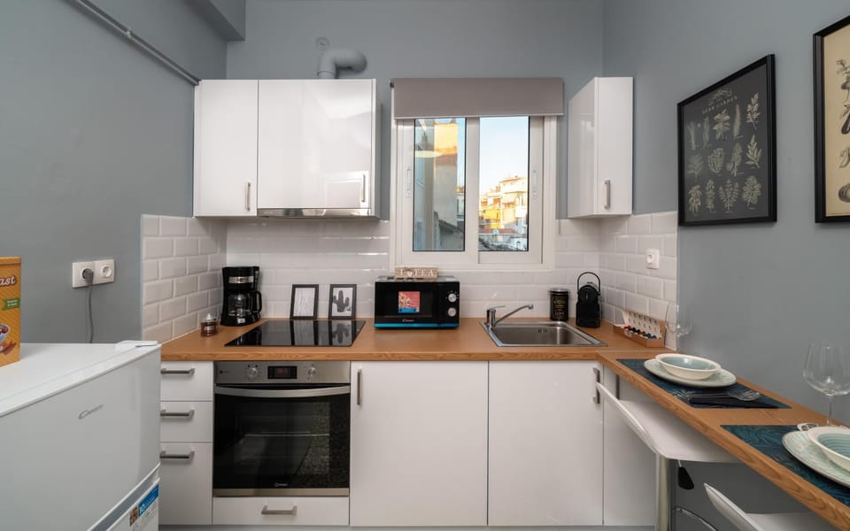 Kitchen or kitchenette, dishwasher, minibar, oven, pet friendly, stove, toaster