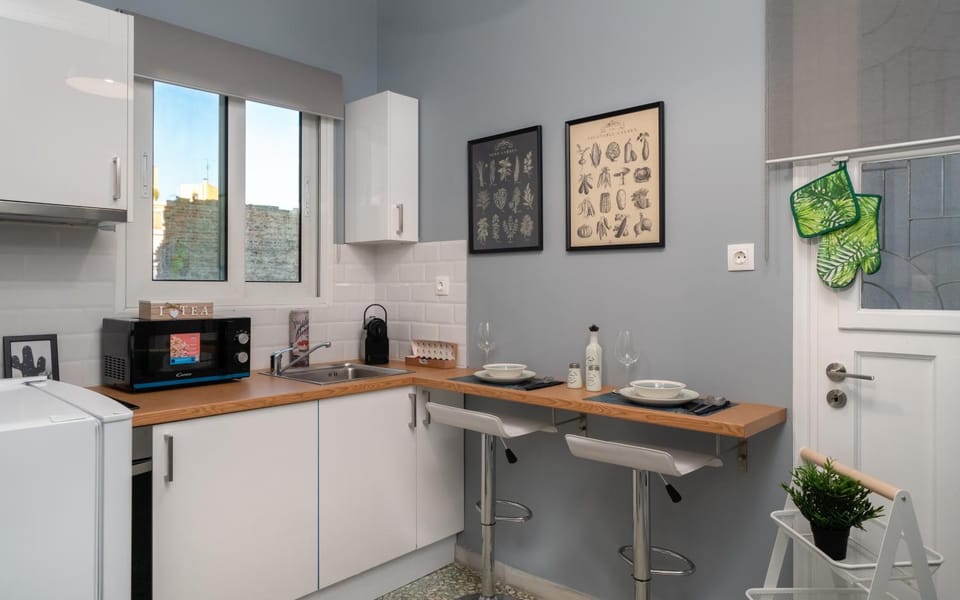 Coffee/tea facilities, Kitchen or kitchenette, Dining area, dishwasher, minibar, oven, pet friendly, stove, toaster