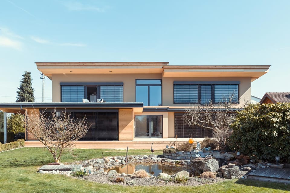 Patio, Facade/entrance, Garden, Garden, Balcony/Terrace, Garden view