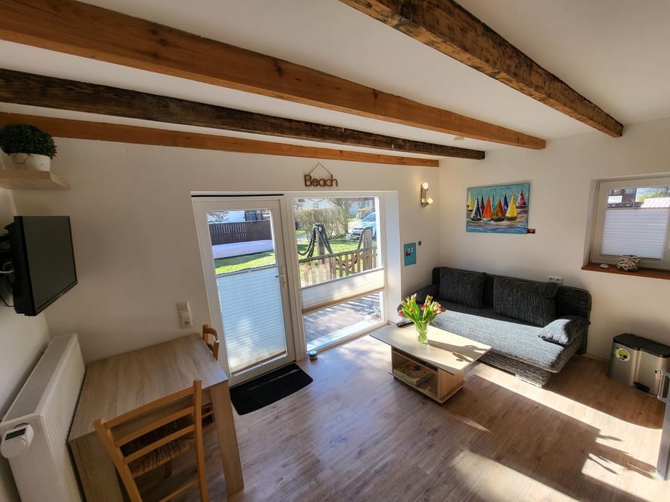 Communal lounge/ TV room, TV and multimedia, Living room, Seating area