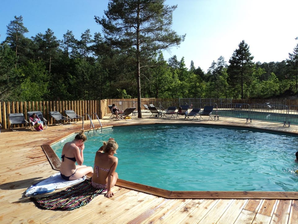 Day, People, Natural landscape, Pool view, Swimming pool, group of guests, sunbed
