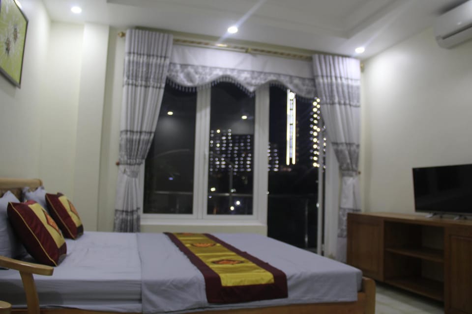 Bedroom, Landmark view, Sea view, Street view