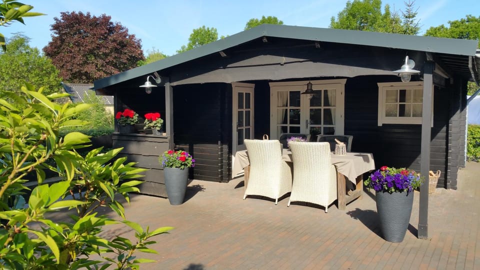 Patio, Facade/entrance, Dining area